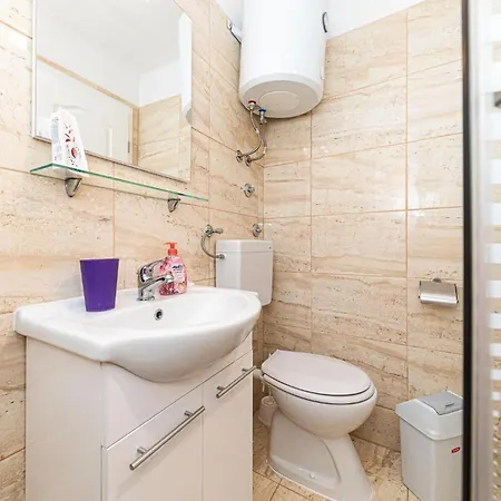Stunning Home In Marina With Heated Swimming Pool *