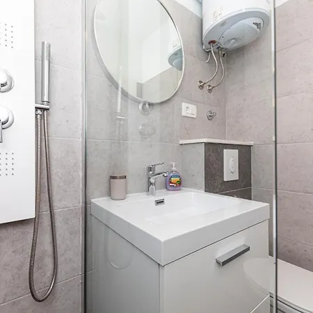 Stunning Home In Marina With Heated Swimming Pool * Marina