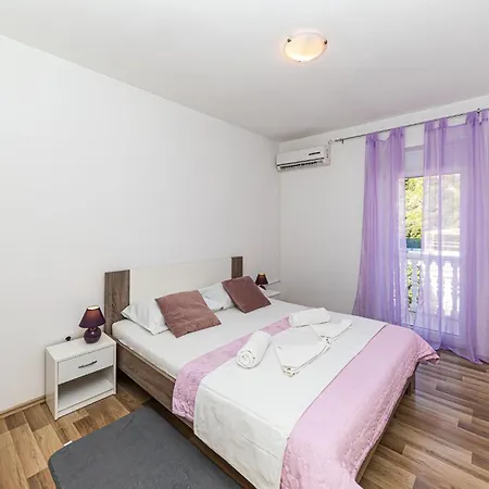 Stunning Home In Marina With Heated Swimming Pool *