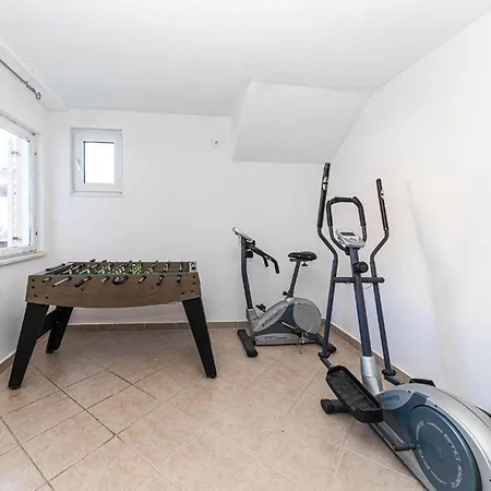 Holiday home Stunning Home In Marina With Heated Swimming Pool