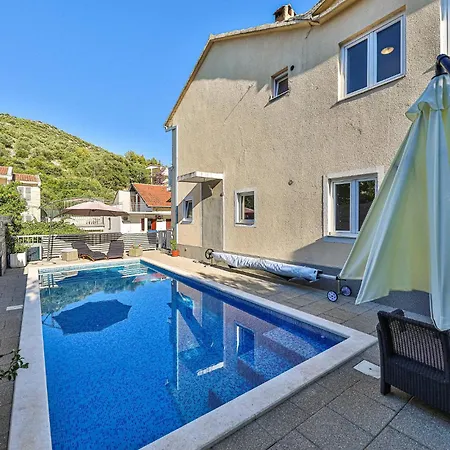 Stunning Home In Marina With Heated Swimming Pool *