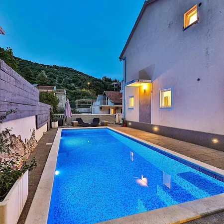 Holiday home Stunning Home In Marina With Heated Swimming Pool *