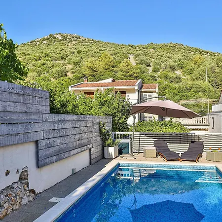 Stunning Home In Marina With Heated Swimming Pool *