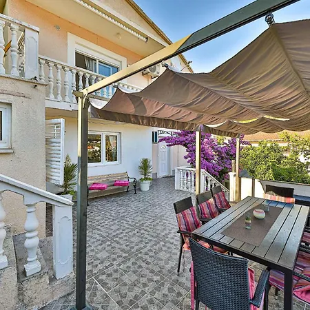 Holiday home Stunning Home In Marina With Heated Swimming Pool